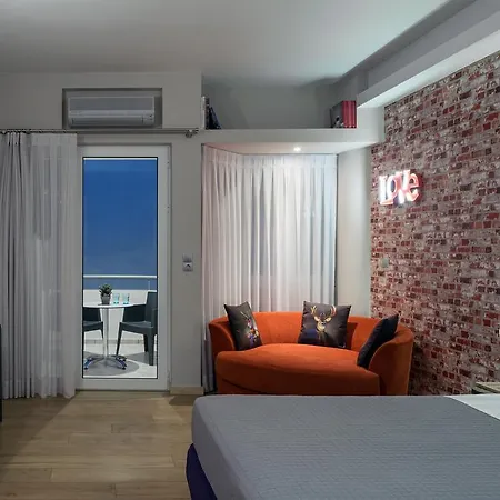 City Center Stylish Studios *