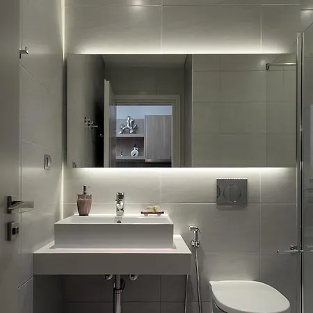 City Center Stylish Studios *